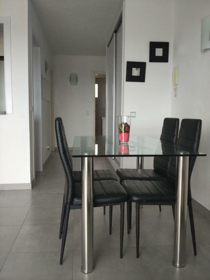 Precioso Apartamento Frente Al Mar Benalmadena Luaran gambar